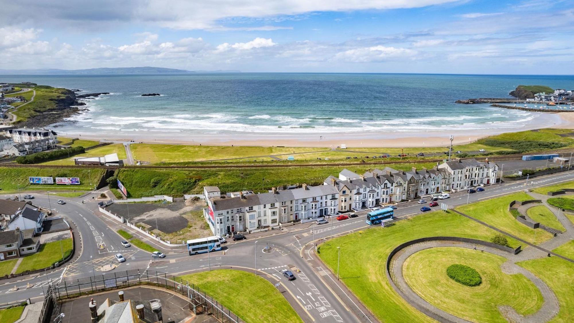 Апартаменты 6 Dunluce Park - Portrush By The Sea Экстерьер фото